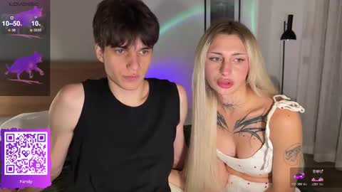 Molly and Nick online show from November 2025 05:05:02 PM