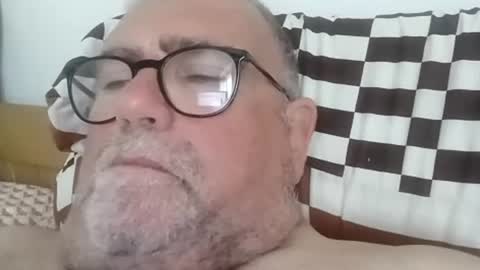 Snapshot of twohats2810 chatting on June 2026 05:03:02 PM twohats2810 online show from June 2026 05:03:02 PM