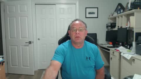 Twopeopleinlove online show from October 2025 10:10:02 AM