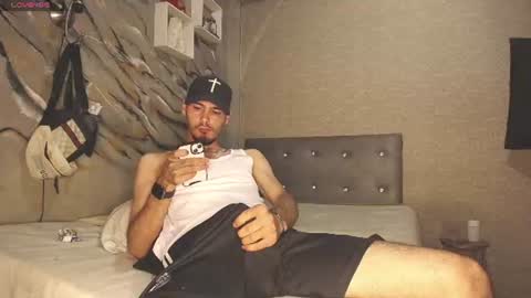 tyl3r_coop3r online show from June 2026 11:27:02 PM