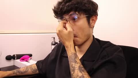 tyler_blade online show from April 2026 11:48:01 PM