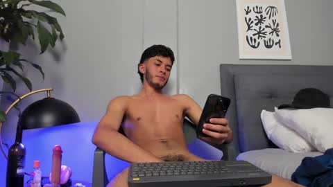 Tyler Fox online show from June 2026 09:10:01 AM