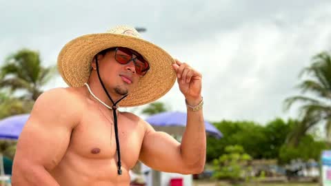 tyler_hank1 online show from February 2025 04:31:01 PM