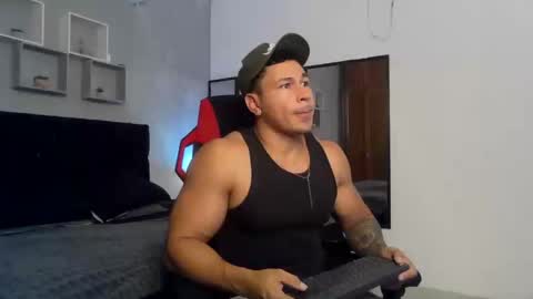 tyler_hank1 online show from September 2025 10:10:01 PM