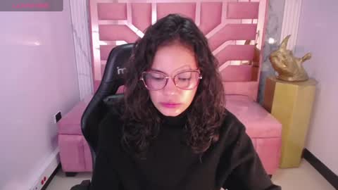 Snapshot of tyna_ch chatting on January 2025 04:16:02 PM TYNA online show from January 2025 04:16:02 PM