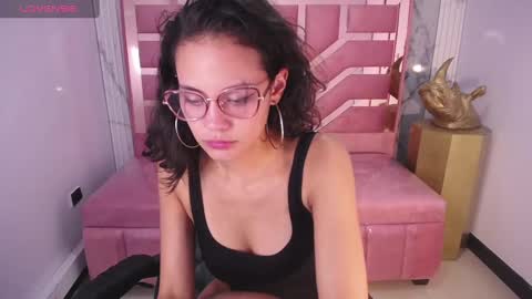 Snapshot of tyna_ch chatting on January 2025 10:51:02 PM TYNA online show from January 2025 10:51:02 PM