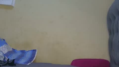 tynniee online show from April 2026 11:16:01 PM