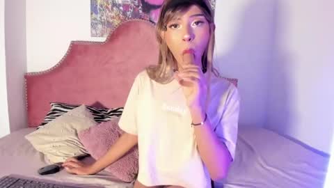 Snapshot of tyra_honey chatting on June 2026 08:34:02 PM Tyra pretty Honey online show from June 2026 08:34:02 PM