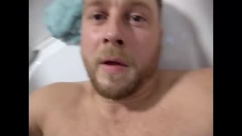 tyreking online show from November 2025 10:43:02 PM