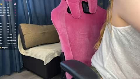 Snapshot of uari_u chatting on March 2026 09:15:02 AM uari_u online show from March 2026 09:15:02 AM