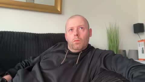 Snapshot of ukmatty3 chatting on April 2026 05:32:02 PM ukmatty3 online show from April 2026 05:32:02 PM