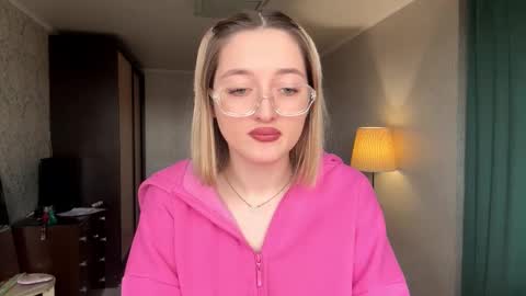 Emily online show from November 2025 10:43:02 AM