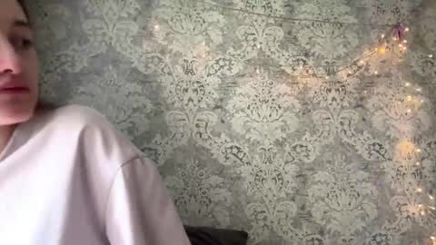 Emily online show from December 2025 09:25:01 AM