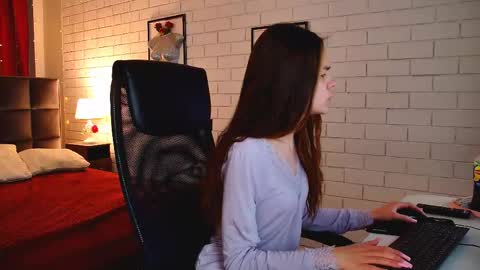 Ulia online show from April 2026 05:10:01 AM