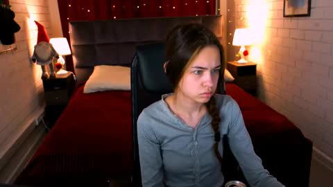 Ulia online show from April 2026 05:08:01 AM