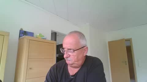 Snapshot of ulli44 chatting on May 2026 09:25:02 AM Ulrich online show from May 2026 09:25:02 AM