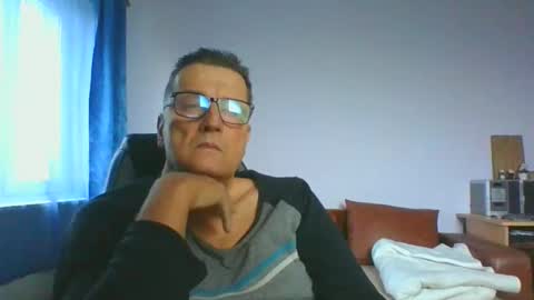 ulmeni4 online show from December 2024 06:43:02 AM
