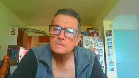 ulmeni4 online show from April 2026 11:38:01 AM