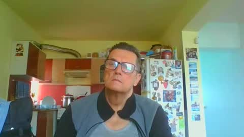 ulmeni4 online show from April 2026 10:03:01 AM