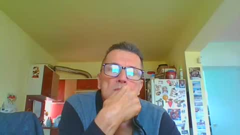 ulmeni4 online show from May 2026 12:00:02 PM