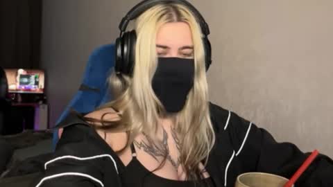 unaxyling online show from February 2026 01:57:02 AM