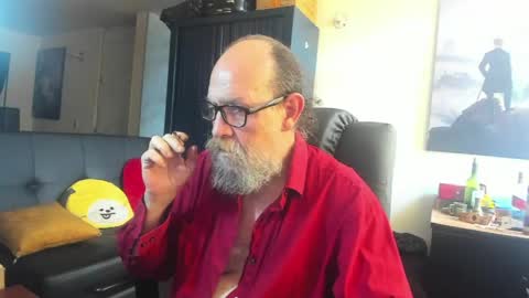 Snapshot of uncle_hottiecb chatting on May 2026 06:09:01 PM Uncle Hottie online show from May 2026 06:09:01 PM