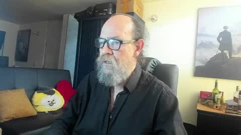 Snapshot of uncle_hottiecb chatting on June 2026 04:46:02 PM Uncle Hottie online show from June 2026 04:46:02 PM