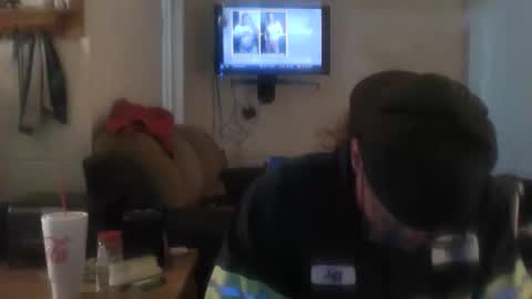 Snapshot of unclemuff chatting on February 2026 12:29:02 AM unclemuff online show from February 2026 12:29:02 AM