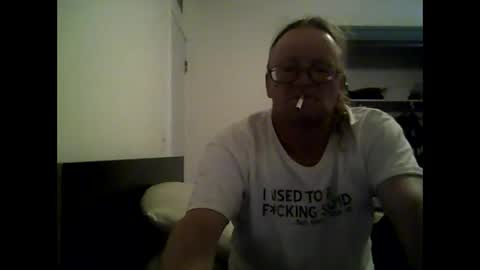 Snapshot of unclemuff chatting on May 2026 07:41:02 PM unclemuff online show from May 2026 07:41:02 PM