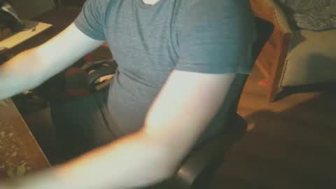 Snapshot of underwmr chatting on December 2024 03:04:01 AM matt online show from December 2024 03:04:01 AM