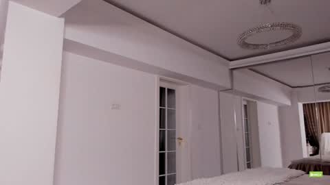 Silvia online show from October 2025 05:58:02 PM