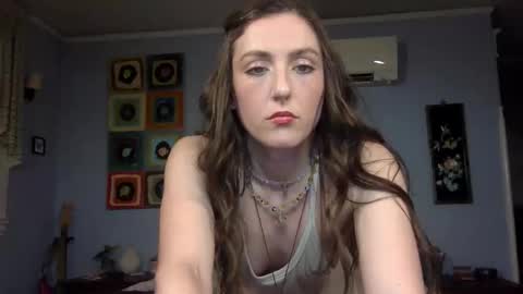 Lola Moonstone online show from November 2025 04:25:02 AM