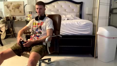 Stepbro online show from February 2025 09:06:02 PM