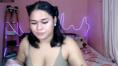 Snapshot of ur_baby_rebbecca chatting on June 2026 12:06:02 AM SINGLE online show from June 2026 12:06:02 AM