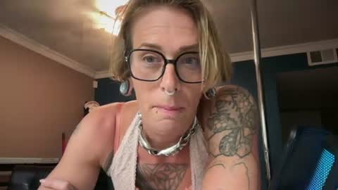 Snapshot of ur_daylee_dose chatting on July 2026 05:43:02 AM Ur Daylee dose online show from July 2026 05:43:02 AM