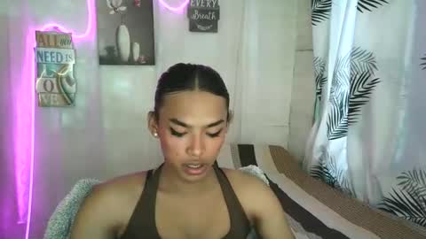 ur_dazzlingmorenaxx online show from April 2026 01:53:01 AM