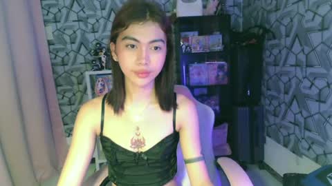 Snapshot of ur_extra_petite chatting on July 2026 01:56:01 AM online show from July 2026 01:56:01 AM