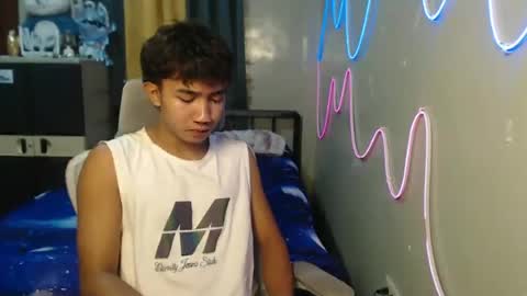Snapshot of ur_hottestjonny chatting on June 2026 10:18:02 PM jonny online show from June 2026 10:18:02 PM