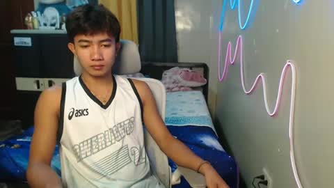 Snapshot of ur_hottestjonny chatting on June 2026 11:07:01 PM jonny online show from June 2026 11:07:01 PM