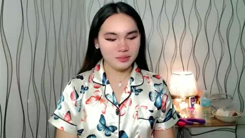 QUEENSY online show from December 2025 01:25:01 AM