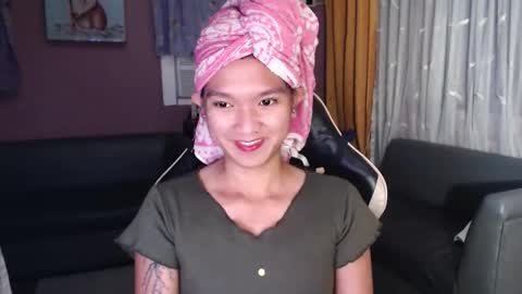 NEWRA  ALLISON online show from November 2025 07:51:02 PM