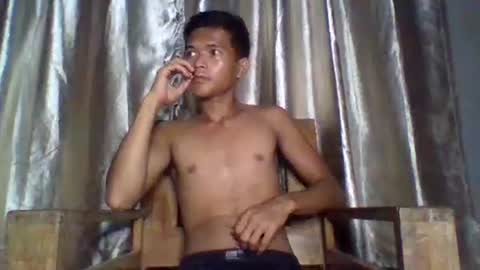 Snapshot of urasian_rey chatting on April 2026 12:29:02 PM urasian_rey online show from April 2026 12:29:02 PM