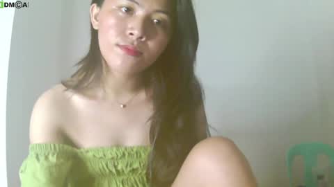 Snapshot of urasianlover69x chatting on March 2025 04:08:02 AM rai online show from March 2025 04:08:02 AM