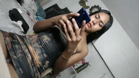 Snapshot of urasians_cummer chatting on December 2024 01:39:02 PM Pau online show from December 2024 01:39:02 PM