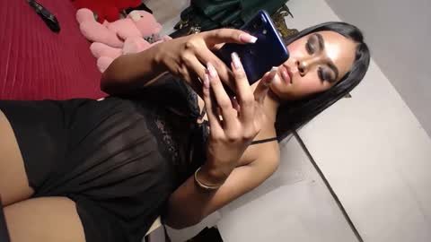 Snapshot of urasians_cummer chatting on January 2025 08:49:02 AM Pau online show from January 2025 08:49:02 AM