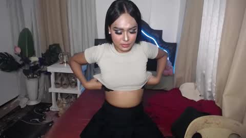 Snapshot of urasians_cummer chatting on January 2025 08:40:02 AM Pau online show from January 2025 08:40:02 AM