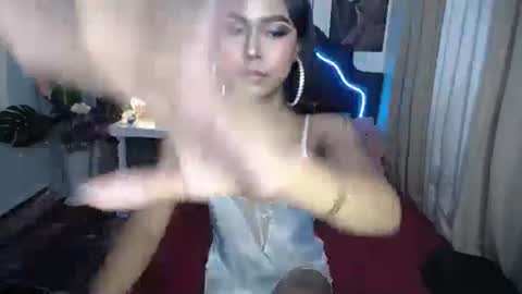 Snapshot of urasians_cummer chatting on January 2025 10:05:02 AM Pau online show from January 2025 10:05:02 AM