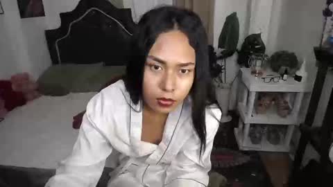 Snapshot of urasians_cummer chatting on March 2025 10:41:02 AM Pau online show from March 2025 10:41:02 AM