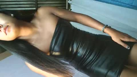 Snapshot of urasians_cummer chatting on October 2025 10:23:02 AM Pau online show from October 2025 10:23:02 AM