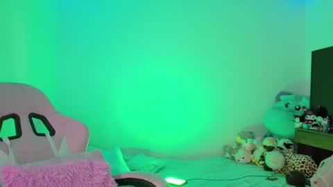 Danielle  online show from April 2026 09:37:01 AM